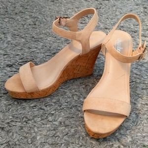 Charles by Charles David Nude suede sandals Size 8